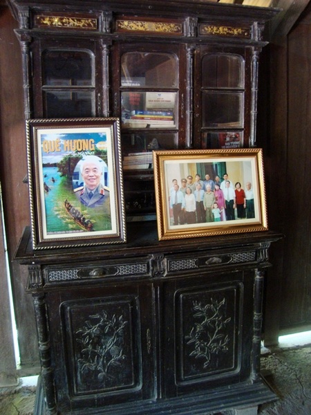 Cổng vào nhìn từ phía trong