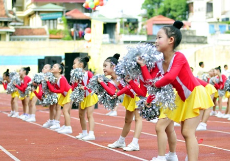 CLB Hà Nội T&T thể hiện tình cảm với người hâm mộ thủ đô