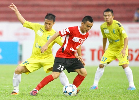 Hà Nội T&T chính thức vô địch V-League 2013 - 2 Hà Nội T&T giành trọn 3 điểm trên sân Long An