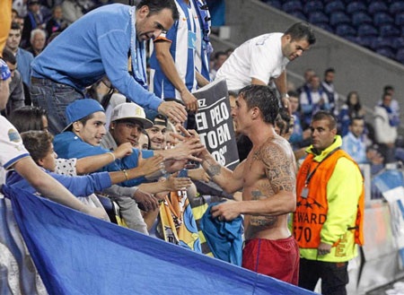 Các CĐV Porto vẫn tỏ ra thân thiện với cầu thủ Atletico