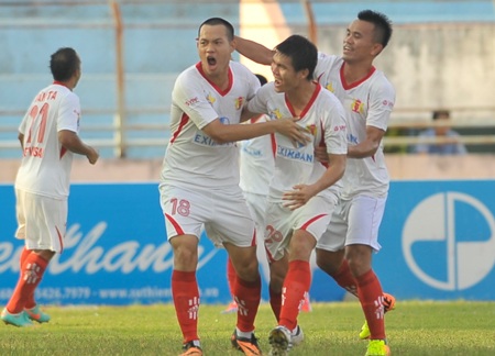 Cúp quốc gia 2013: Nhiều bất ngờ và một gánh nặng - 1 V. Ninh Bình bất ngờ vô địch Cúp Quốc gia - Ảnh: Gia Hưng