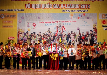 U21 Hà Nội T&T vô địch quốc gia - 2 Lễ mừng công của Hà Nội T&T tại Nhà hát lớn Hà Nội - Ảnh: Gia Hưng
