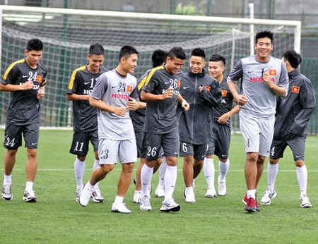 U23 Việt Nam tập luyện hứng khởi ngày đầu tiên - 2 Bầu không khí toàn đội rất vui vẻ