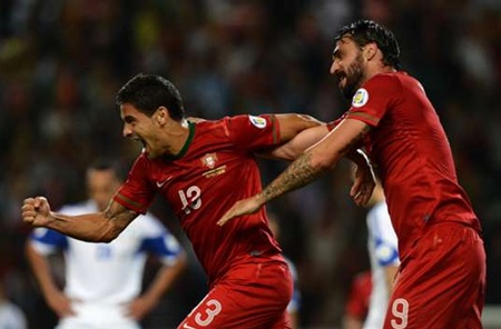 Ricardo Costa đưa Bồ Đào Nha vượt lên dẫn trước ở hiệp 1