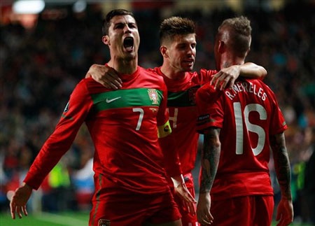 C. Ronaldo và thảm họa nếu vắng mặt ở World Cup 2014 - 2 Cách đây 4 năm, BĐN vượt qua Bosnia để giành quyền dự World Cup 2010