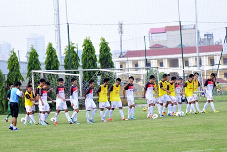 Các CLB từ chối gửi quân lên trung tâm đào tạo trẻ