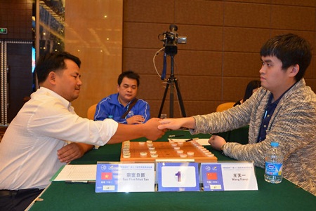 Đoàn Việt Nam còn giành HCĐ nội dung đồng đội nam