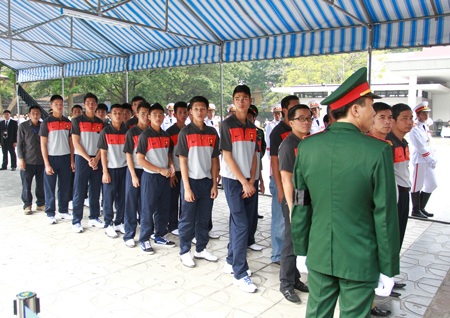 U19 Việt Nam tại Nhà tang lễ Bộ Quốc phòng - Ảnh: An An