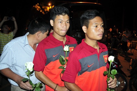 Nhiều cầu thủ đội U19 đã bật khóc tiếc thương vì sự ra đi của Đại tướng