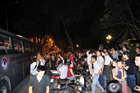 Toàn đội Việt Nam ra về lúc gần 12h đêm ngày 10/10