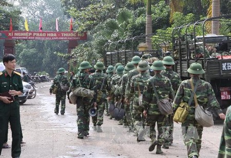 Hình ảnh thiệt hại vụ nổ kho thuốc pháo ở Phú Thọ - 5 http://vietnamplus.vn/Home/Hinh-anh-thiet-hai-vu-no-kho-thuoc-phao-o-Phu-Tho/201310/220405.vnplus