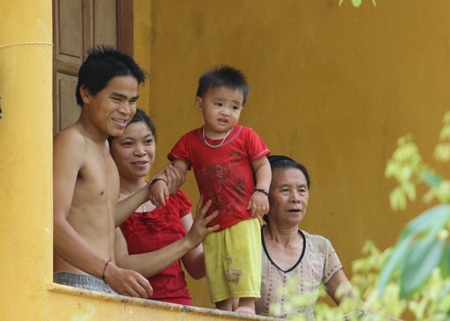 Ơ Đu, Đan Lai - nỗi đau sau 10 năm hạnh ngộ - 12 Một cảnh nghèo dễ gặp ở bản Đan Lai giữa đại ngàn Pù Mát