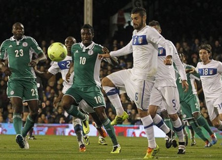 Italia hòa thất vọng Nigeria tại London - 1 Italia không thể đánh bại Nigeria tại London