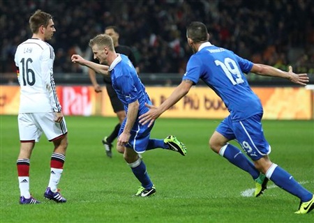 Italia và Đức bất phân thắng bại tại Giuseppe Meazza - 2 Abate ăn mừng bàn thắng gỡ hòa 1-1 cho Italia