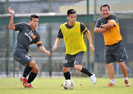 U23 Việt Nam bay chuyên cơ riêng tham dự SEA Games 27 - 1 U23 Việt Nam sẽ sang Myanmar ngày 4/12 - Ảnh: Gia Hưng