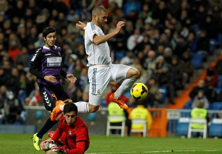 Benzema cũng để lại dấu ấn với một bàn thắng