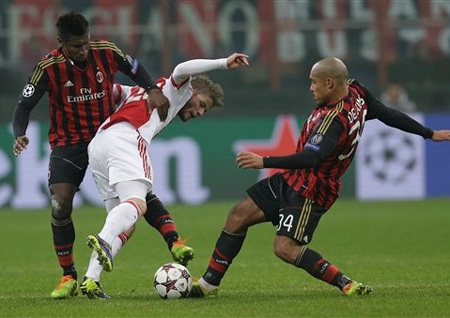 Milan nhọc nhằn giành vé vào vòng knock-out