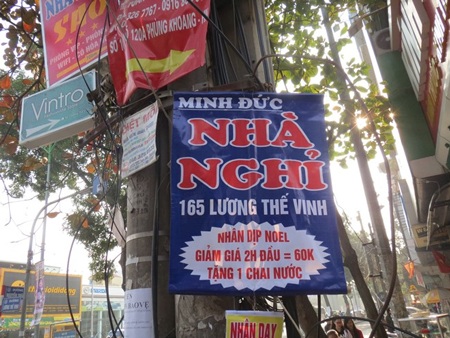 Hà Nội: “Cháy” nhà nghỉ đêm Noel, giá tăng chóng mặt - 1 Không nhanh là hết