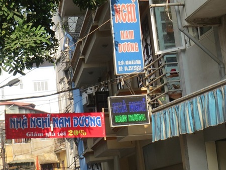 Hà Nội: “Cháy” nhà nghỉ đêm Noel, giá tăng chóng mặt - 2 Không nhanh là hết