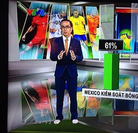 Phản ứng trái chiều của cư dân mạng về sự cố bình luận viên World Cup - 1 Phản ứng trái chiều của cư dân mạng về sự cố bình luận viên World Cup