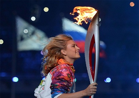 Olympic Sochi 2014: Lễ khai mạc tưng bừng và đậm đà bản sắc văn hóa Nga - 5 Ngôi sao tennis Maria Sharapova được vinh dự cầm đuốc cho Thế vận hội mùa Đông