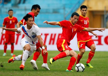 Tuyển Việt Nam bất phân thắng bại với sinh viên Hàn Quốc - 3 Cả hai đội hài lòng với kết quả hòa 0-0 - Ảnh: Gia Hưng