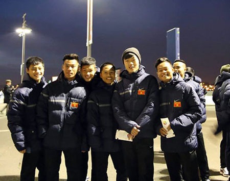 U19 Việt Nam nô nức đi xem trận Anh - Đan Mạch - 8 Niềm vui sau khi xem xong trận đấu