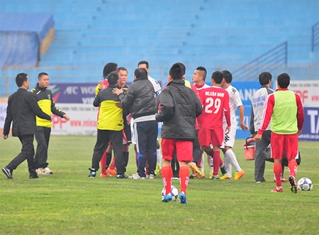 Chắc chắn, phía Hà Nội T&T sẽ nhận mức án phạt từ VFF