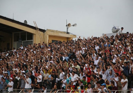 Sân Thanh Hóa lo “vỡ” - 1 Sân Thanh Hóa lo “vỡ”