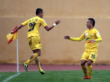 Niềm vui chiến thắng của các cầu thủ Thanh Hóa - Ảnh: Gia Hưng