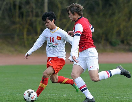 Chùm ảnh: U19 Việt Nam "bắn phá" U19 Arsenal - 1 U19 Việt Nam đã chơi một trận đấu đầy nỗ lực và xuất thần
