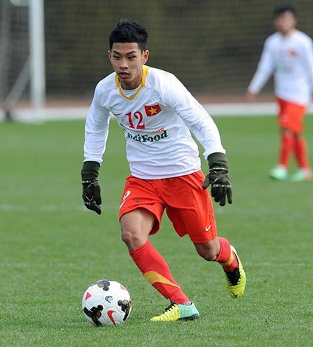 Chùm ảnh: U19 Việt Nam "bắn phá" U19 Arsenal - 4 Dù chỉ là trận đấu giao hữu, nhưng cả hai đội đều tỏ ra khá nghiêm túc