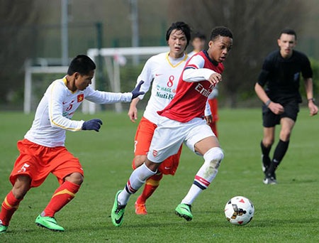 Chùm ảnh: U19 Việt Nam "bắn phá" U19 Arsenal - 7 Nhưng U19 Việt Nam không hề thua kém về thế trận trên sân