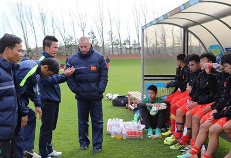 Chùm ảnh: U19 Việt Nam "bắn phá" U19 Arsenal - 11 Ban huấn luyện hài lòng với những gì cầu thủ U19 Việt Nam thể hiện