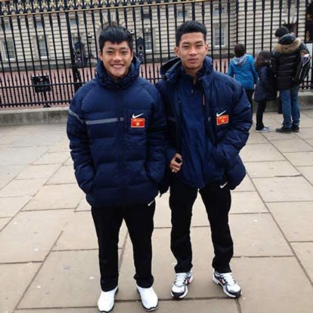 Các cầu thủ đi chơi thư giãn trước thềm trận gặp U19 Arsenal