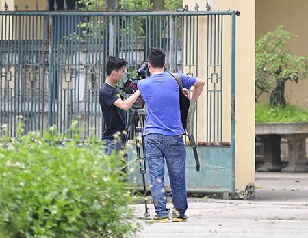 Các phóng viên khá khó khăn trong việc tiếp cận cầu thủ bán độ