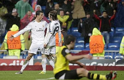 Bale-Ronaldo rực sáng, Real Madrid thắng đậm Dortmund - 1 Ronaldo tỏa sáng trong chiến thắng của Real Madrid