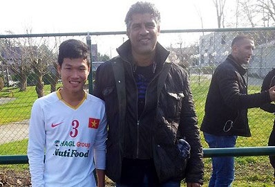 HLV Frank Rijkaard ấn tượng với Trùm Tỉnh - 1 HLV Rijkaard đặc biệt ấn tượng với Trùm Tỉnh