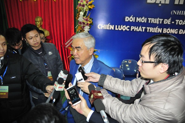 VFF trả lương hơn 10.000 USD/tháng cho HLV Nhật Bản - 1 VFF tinh toán khá kỹ trong việc trả lương cho HLV tuyển Việt Nam
