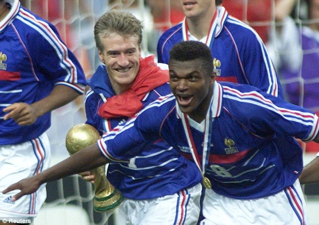 Dẫn dắt tuyển Việt Nam, Desailly sẽ nhận mức lương 1 tỷ/tháng - 1 VFF đang xem xét việc có nên ký hợp đồng với Marcel Desailly