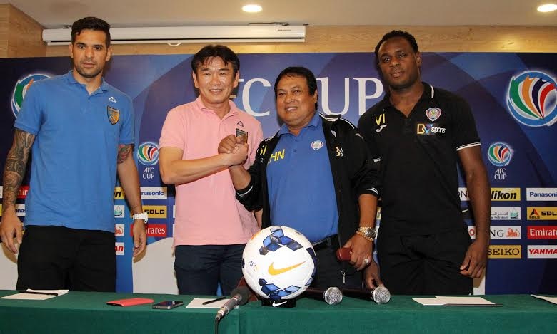 HLV Phan Thanh Hùng thấy tiếc với vụ bán độ tại CLB Ninh Bình - 1 HLV Thanh Hùng tỏ ra quyết tâm sẽ cùng Hà Nội T&T chiến thắng - Ảnh: Gia Hưng