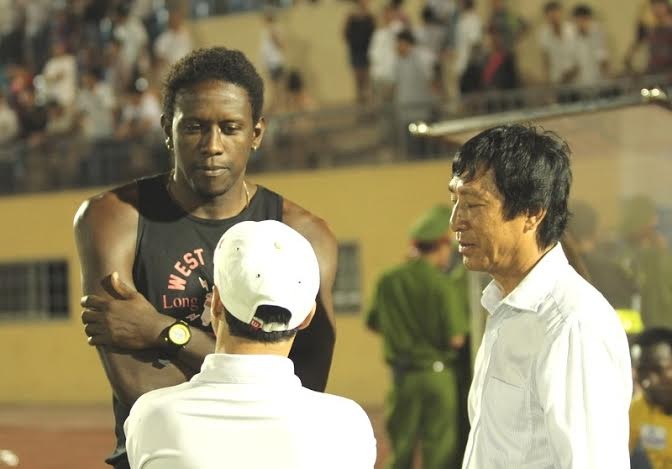 QNK Quảng Nam không muốn vất vả trụ hạng - 1 Tiền đạo Almeida nhận được sự kỳ vọng lớn của
QNK.Quảng Nam