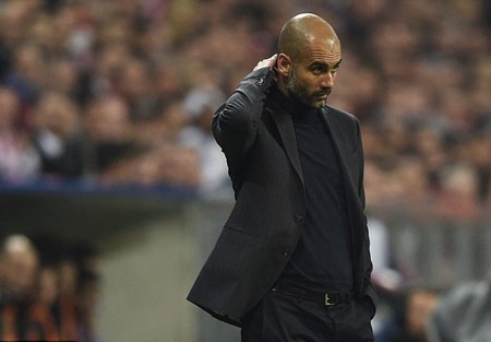 Nhìn lại 90 phút Real Madrid “hạ sát” Bayern ở Allianz Arena - 4 Vẻ mặt trầm tư của Guardiola trong suốt trận đấu