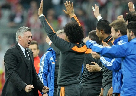 Nhìn lại 90 phút Real Madrid “hạ sát” Bayern ở Allianz Arena - 5 Ancelotti tỏ ra mãn nguyện với những gì các học trò thể hiện