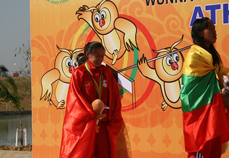 Đối thủ dính doping, Thanh Phúc được trao lại HCV SEA Games 27 - 1 Thanh Phúc đã mất HCV khá tức tưởi ở SEA Games 27