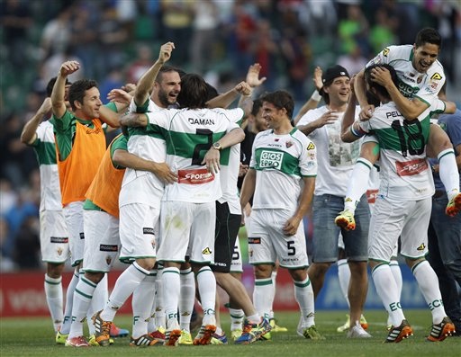 Hòa Elche, Barcelona lỡ cơ hội bám sát Atletico - 3 Niềm vui trụ hạng của cầu thủ Elche sau trận hòa Barcelona