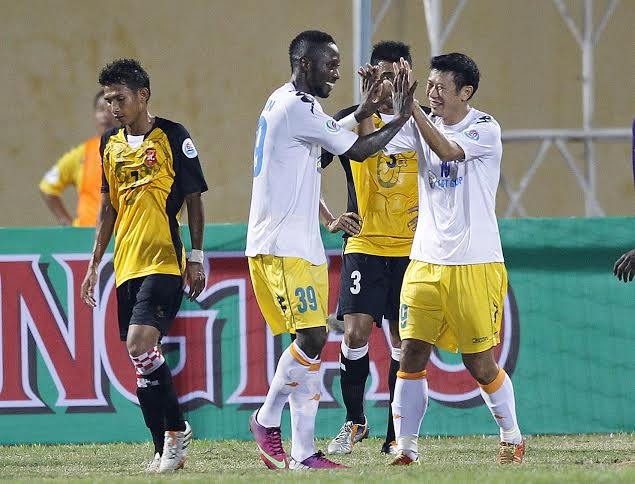 Niềm vui chiến thắng của Hà Nội T&T - Ảnh: Minh Phương