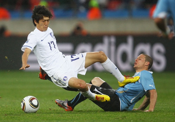 Hàn Quốc (trắng) luôn được đánh giá cao về thể lực dồi dào