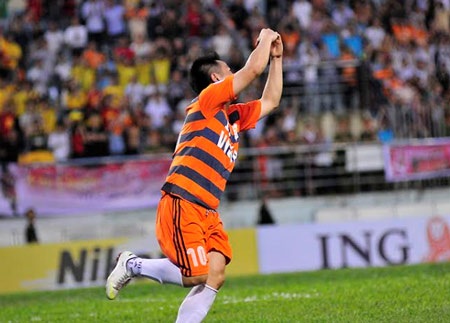 Niềm vui của Văn Quyến sau khi ghi được bàn thắng