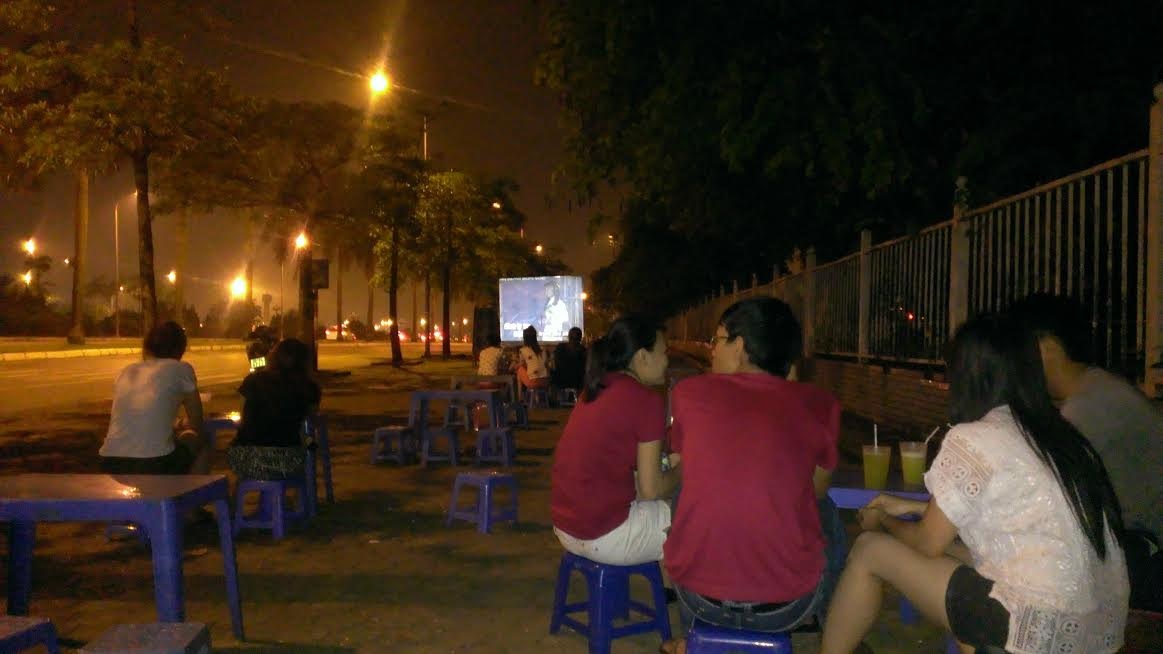 Hà Nội: Rộn ràng các dịch vụ ăn theo mùa World Cup - 1 Các quán ăn đêm cũng đắt hàng mùa World Cup